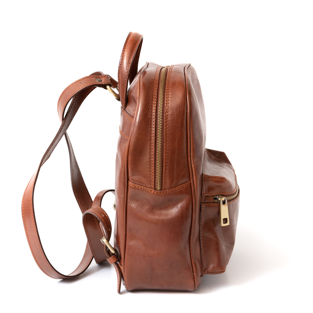Backpack with zip in genuine vegetable tanned leather